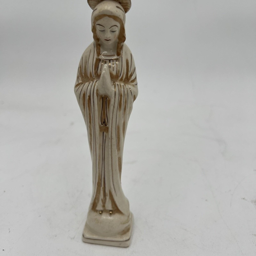 Religious Statue of Virgin Mary Praying 6.5 Inches